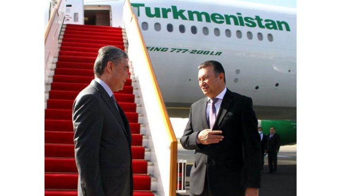 Gurbanguly-Berdimuhamedow-was-met-by-Tajik-Prime-Minister-Qohir-Rasoulzoda