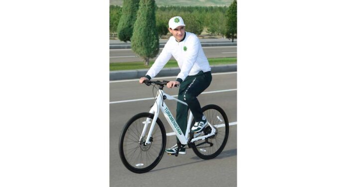 weloprobeg-welosiped-president-serdar-berdimuhamedov-08-04-002