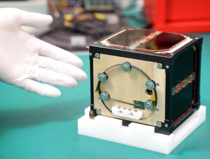 LignoSat-japan-wooden-satellite