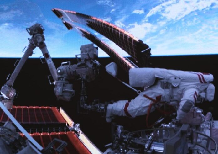 chinese taikonaut