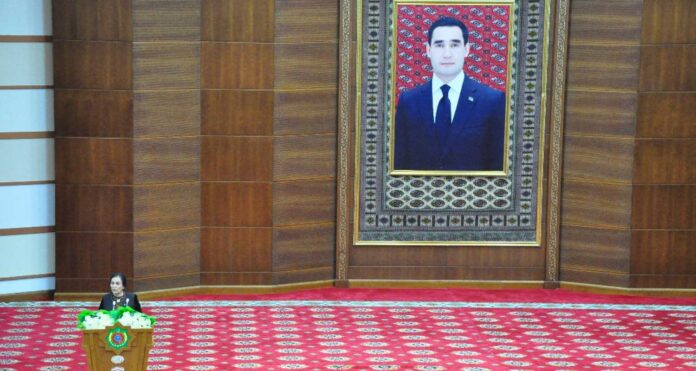 chynar-rustemowa-turkmen-diplomat