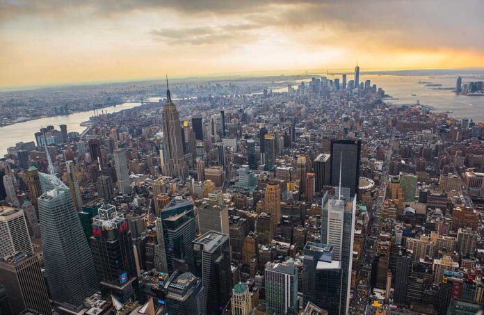 manhatten-new-york-Above_Gotham