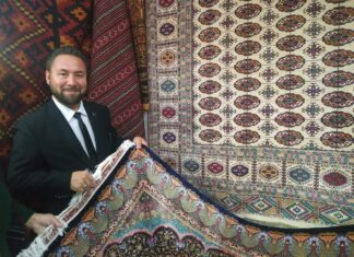 В Ашхабаде представили старинные Афганские ковры