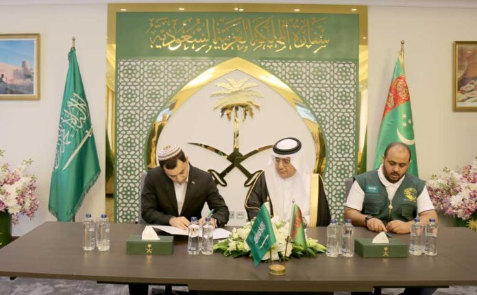 saudi-arabian-ambassador-dat-gift-hurma-5X2A5106