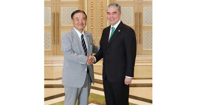 turkmen-yapon-parlamentara-dostluk-topary-Endo-Toshiaki