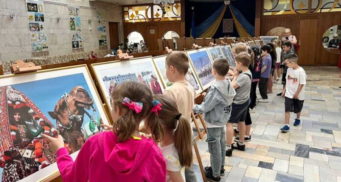 ukraine-kids-childrens-library-cagalar-kitaphana-kiyew