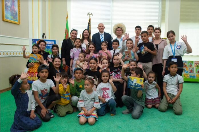 us ambassador mr klimow in dashoguz library kitaphana ilci