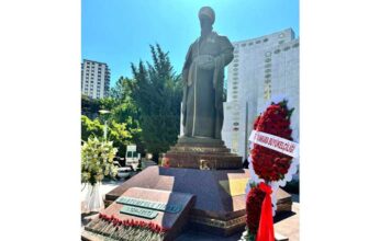 Состоялась церемония возложения цветов к памятнику Махтумкули Фраги в Анкаре