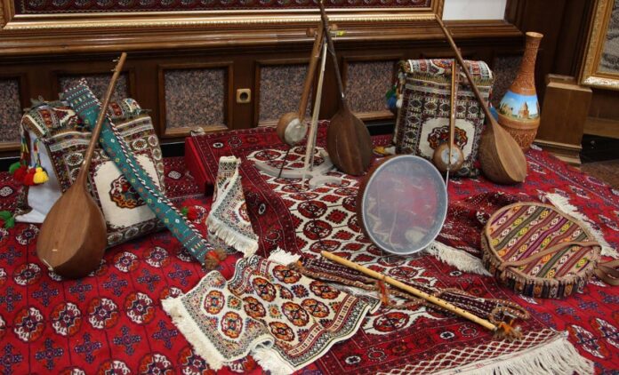 turkmen medeniyeti saz uraly dutar gyjak