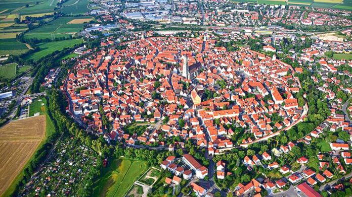 Nördlingen-GERMANY-DIAMOND-CITY-asteroid