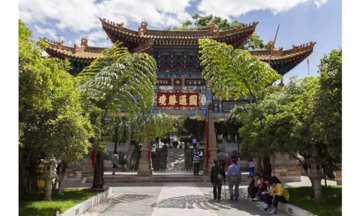 china-yunnan-kunming-city-eternal-spring-019