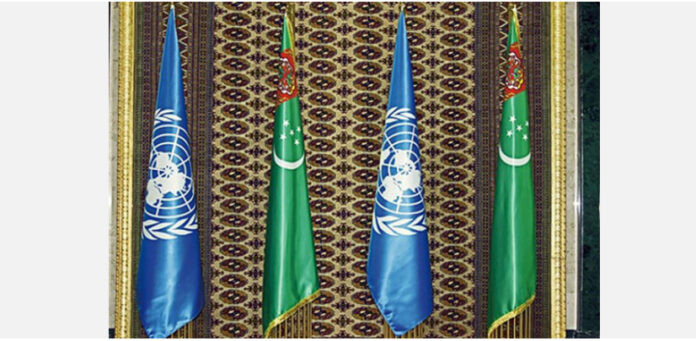 un-turkmenistan-flags-baydak