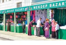 Ertir mekdep bazarlary işläp başlar