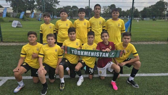 turkmen-korpe-futbolcy-футбол-(3)
