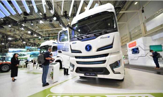 chinese-truck-on-hannover-transportation-exhibition