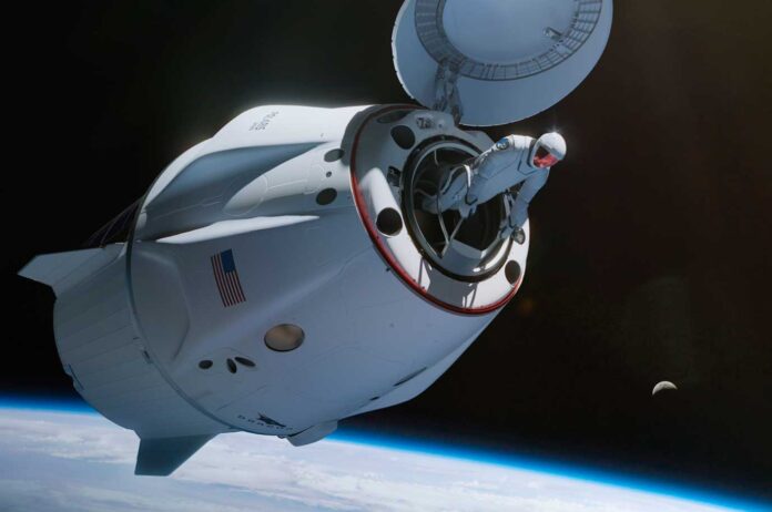 spacex-polaris-mission-space-walk