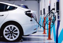 Elektroulag satuwynyň artyşy dowam edýär