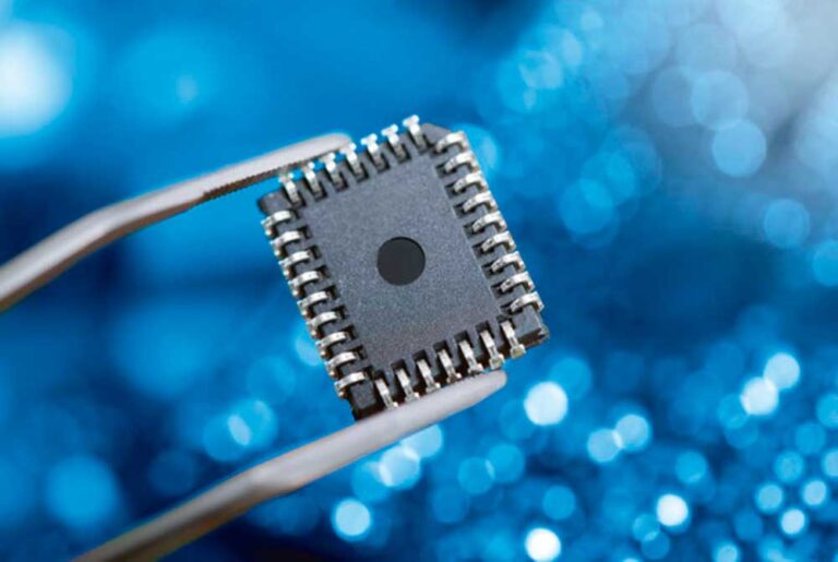 Çip ba­za­ry ös­ýär