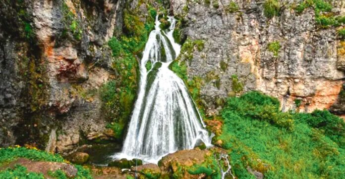 shaglawuk-sharlawuk-waterfall