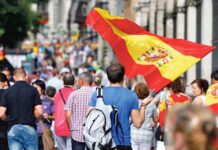 One million migrants in Spain apply to regularize status in new scheme