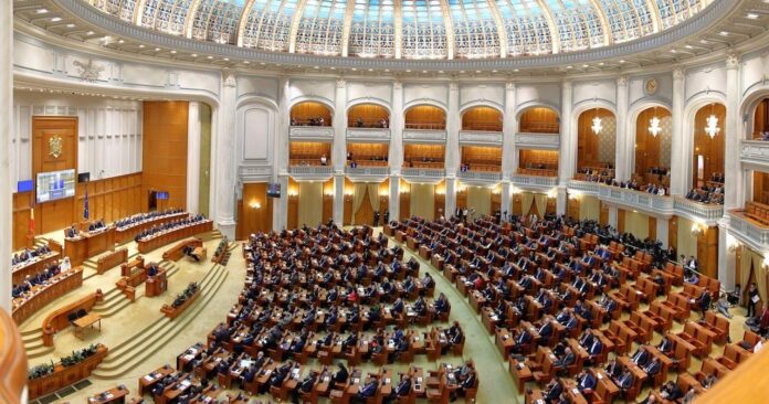 romania_parliament_-_photo_lcva_dreamstime.com_