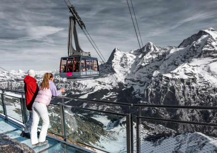 schiltron-teleferik-bern-alps-switzerland