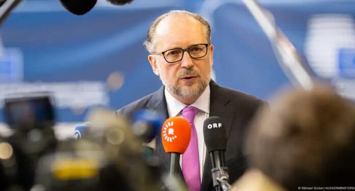 austria-pm-alexander-challenger