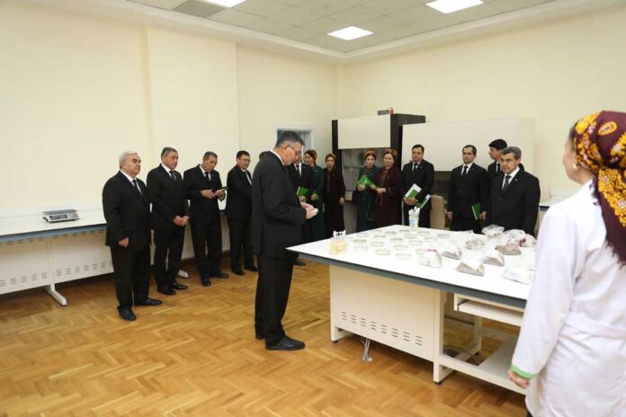 bilim-ministri-gurbandurdyyew-oguzhan-uniwersiteti