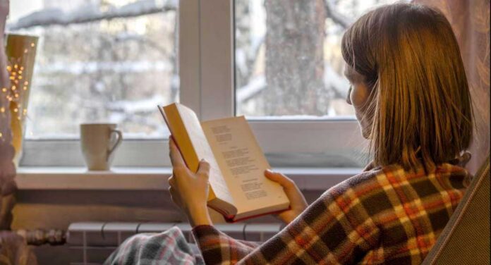 book-reading-woman