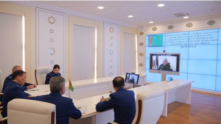 Увеличение пропускной способности пунтов пропуска «Фарап автоёллары- Алат» обсудили туркменские и узбекские таможенники