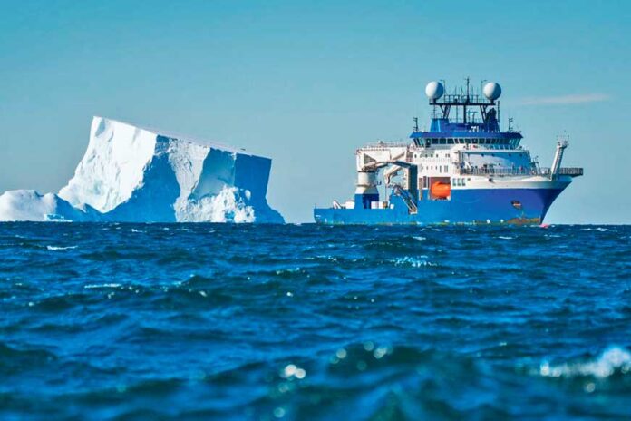 Antarctica-Icebergs