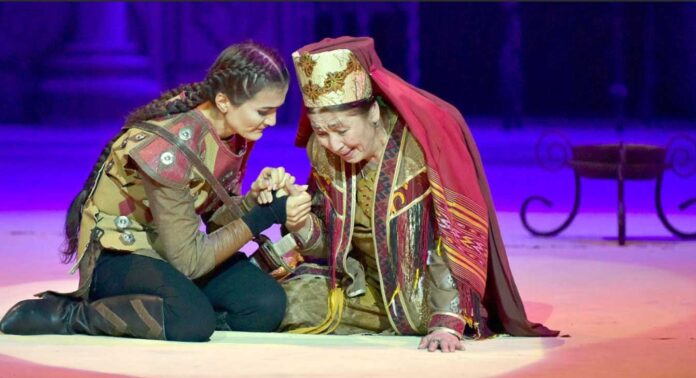 TEATR-sahna-oyuny-theather