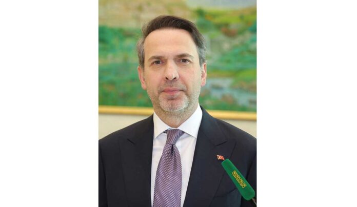 alparslan-bayraktar-turkiye-energy-minister-priem-001