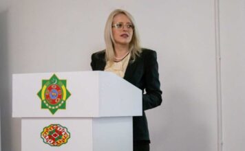 В музее Бухареста открыта выставка туркменского ковра