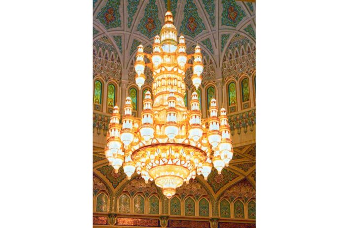 largest-biggest-light-lyustra