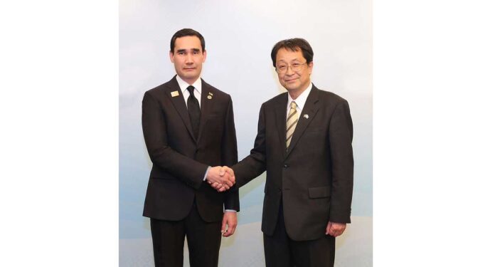 president-of-turkemenistan-japan-16-04-004