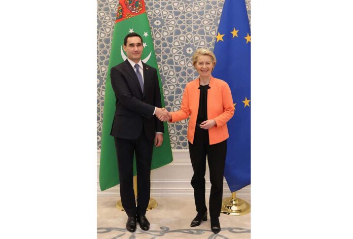 president-of-turkmenistan-and-ursula-von-der-layen-04-04-004