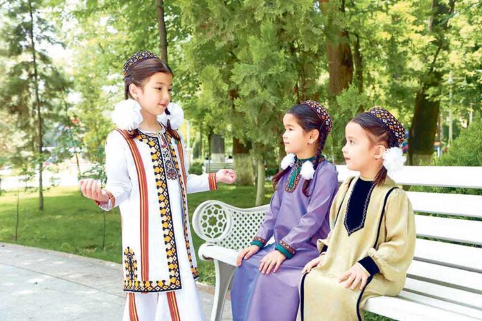 turkmen-pupils-girl-gyzjagaz-'