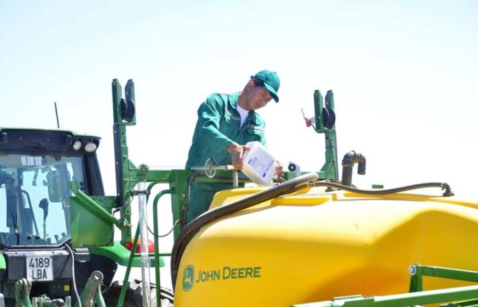 john-deere-american-tractor-turkmenistan