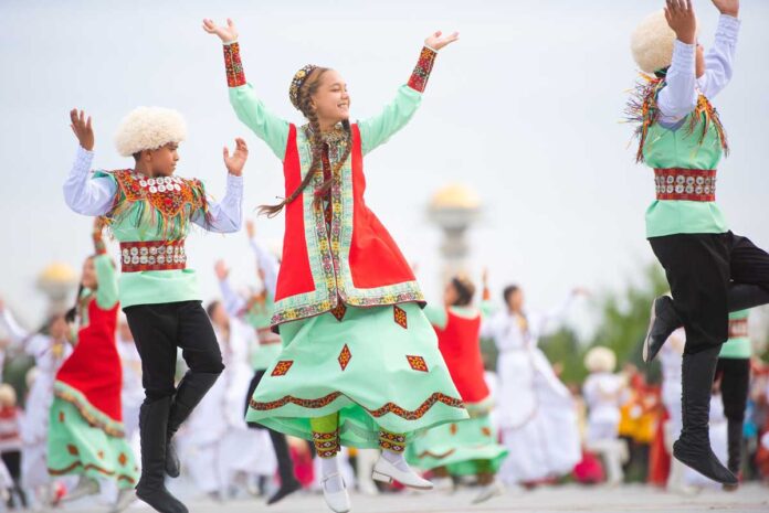 kushdepdi-turkmen-national-dance-UNICEF-(7)