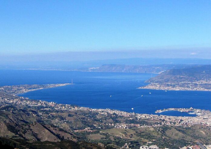 Strait_of_Messina_from_Dinnammare-italy