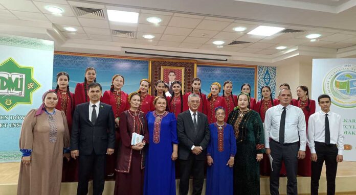 turkmen-dowlet-medeniyet-instituty-ученый