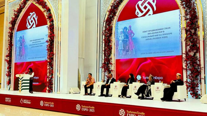 turkmen-expo-designers-130625-08
