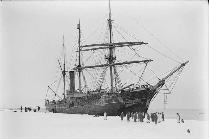 Aurora-Sy-ship-antarctica-_anchored_to_floe-ice_off_the_West_Base