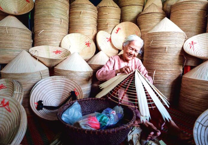 Non-la-vietnameese-hat-umbrella