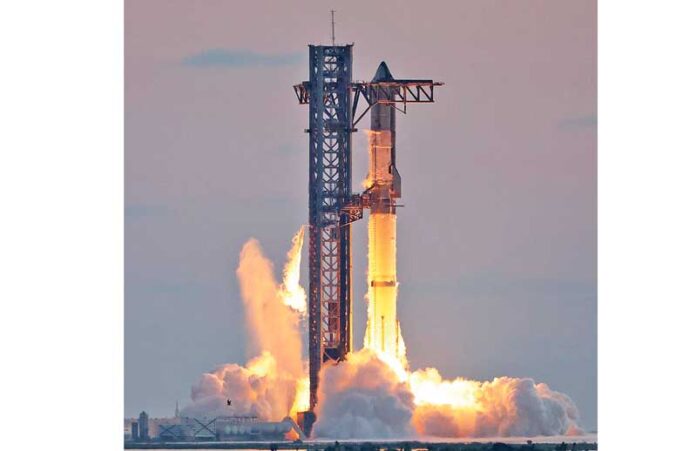 SpaceX_Starship_ignition_during_IFT-5