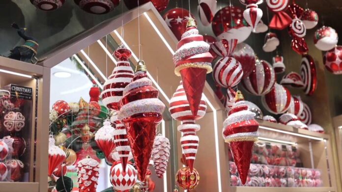 Yiwu,-Zhejiang-Province-'World-Supermarket'-Opens-'Christmas-Season'-Early.