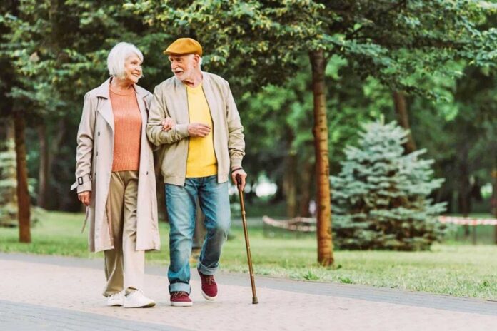 elderly-old-man-and-woman-58kaOFBF2EWal3jtSK-8cw