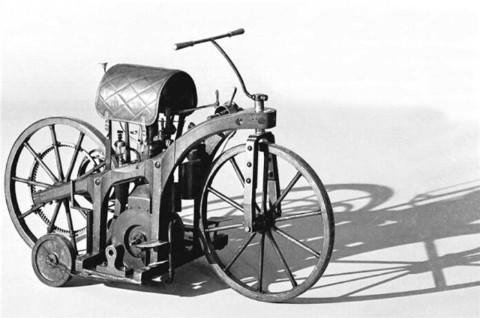 gottlib-daimler-first-motocycle