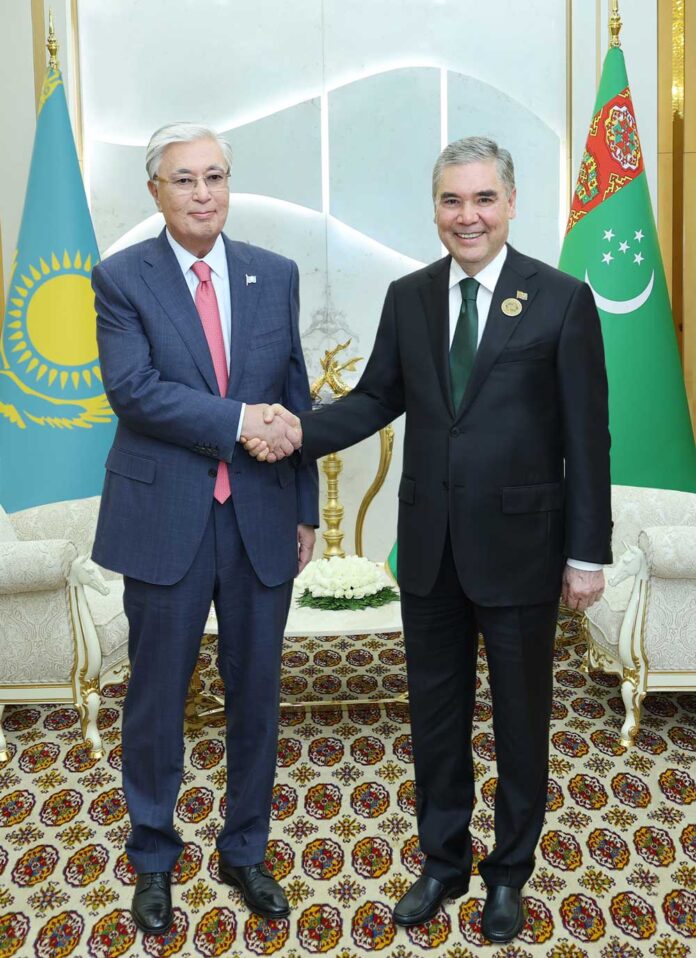 gurbanguly berdimuhamedov and kassym jomart tokayev kazakhstan 0408-004
